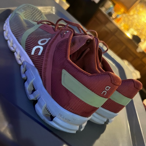 Women’s on cloud - Picture 2 of 4